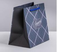 Пакет подарочный бумажный (14х14х9) ламинир Лучшему во всем 1/1